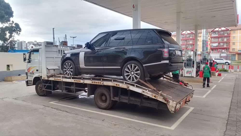 Flatbed towing service